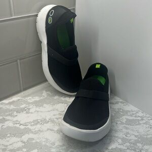 Oofos slip on sneaker